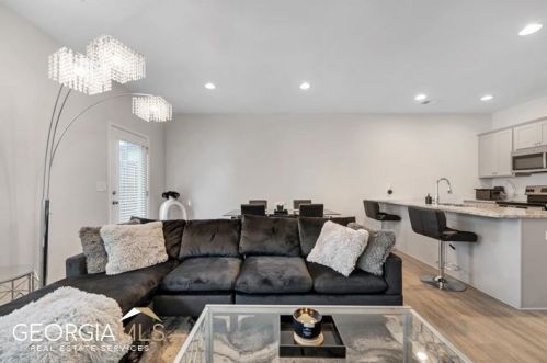 3132 Meadowstone Ln, Atlanta GA  30331-2939 exterior