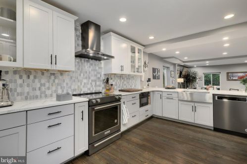 2139 Colts Neck Ct, Herndon VA  20191-1841 exterior