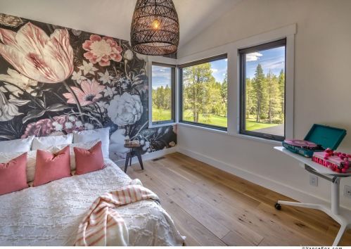 11531 Ghirard Rd, Truckee CA  96161-2776 exterior