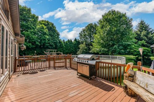 2071 61 Ave, Hobart IN 46342-6517 exterior