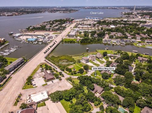 2006 Willow Wisp Dr, Taylor Lake Village, TX 77586-3312