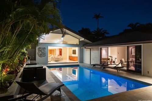 4463 Aukai Ave, Honolulu HI  96816-5209 exterior