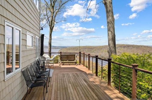 7 Merriwold Ln, Deep River, CT 06417-2125