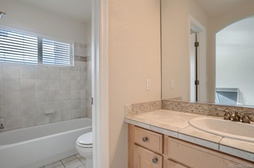 7056 Picadilly St, Aurora CO 80016-2345 exterior