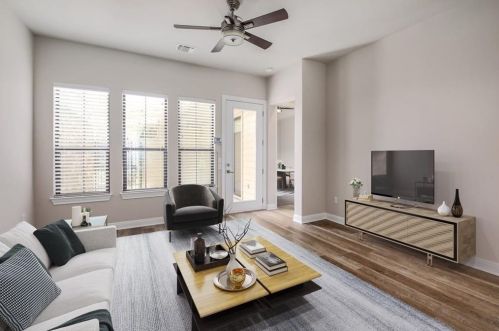 4516 Berkman Dr, Austin TX  78723-1217 exterior