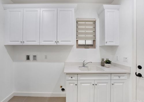 121 Long Fence, Irvine CA  92602-1807 exterior