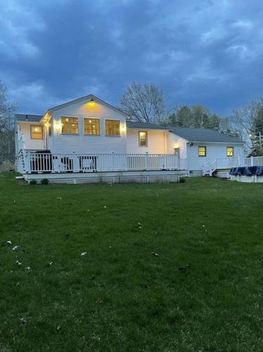 33 Paula Dr, Burrillville, RI 02830-1225