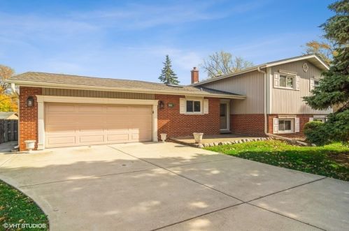 501 Carlyle Pl, Arlington Hts, IL 60004-6328