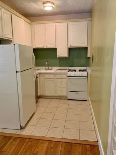 242 12th St, Atlanta GA  30309-4010 exterior