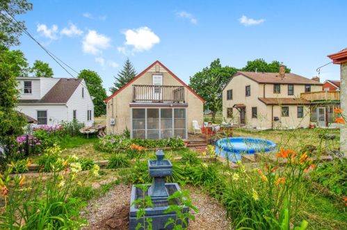 1155 Burnquist St, Saint Paul MN  55106-2804 exterior