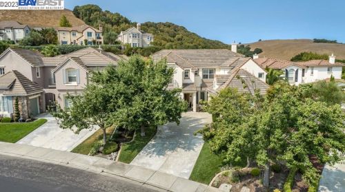 10864 Inspiration Cir, Pleasanton CA  94568-5562 exterior