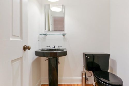 11 Ardmore Sq, Atlanta GA  30309-1821 exterior