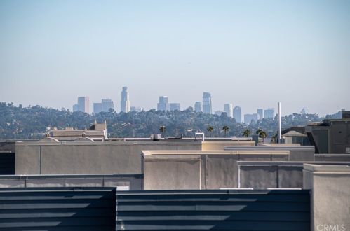 670 Caruso Ave, Glendale CA  91210-1519 exterior