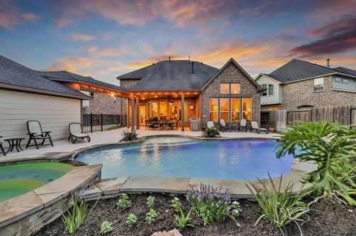 27707 Rainy Creek Ct, Fulshear, TX 77441-1140