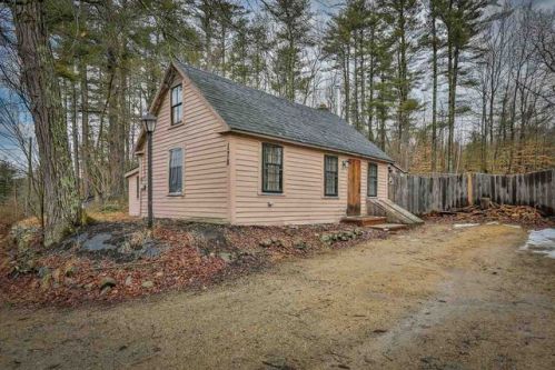 178 Main St, Fremont, NH 03044-3323