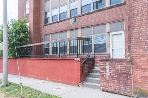 201 College St, Middletown CT  06457-3279 exterior
