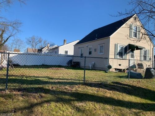 205 Churchill Ave, Trenton, NJ 08610-3503