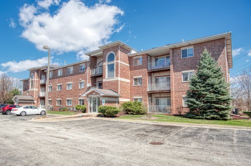 881 Swift Rd, Addison IL  60101-1010 exterior