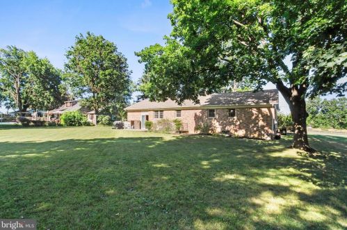 940 Westminster Ave, Hanover, PA 17331-9230