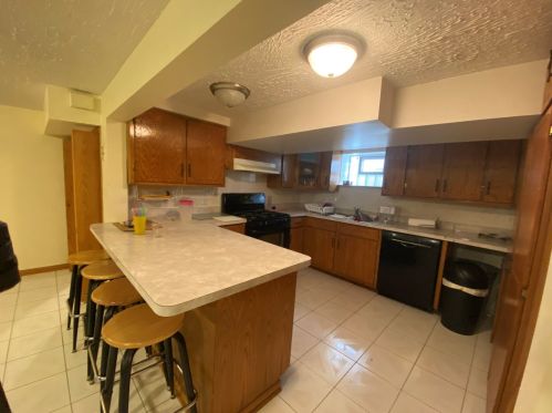 1105 Beechwood Dr, Mount Prospect, IL 60056-4137