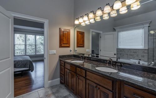 2212 Meadowvale Dr, Atlanta GA  30345-3543 exterior