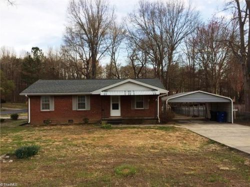 228 Bedford Dr, Eden, NC 27288-2206