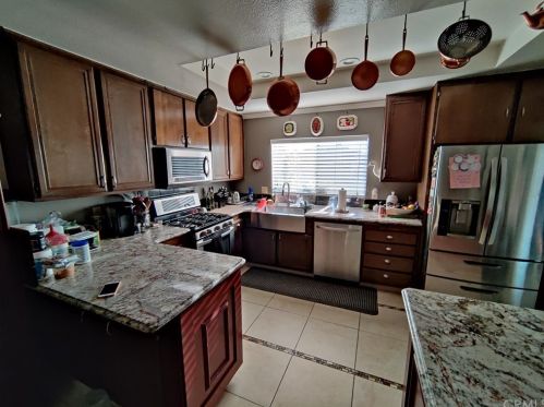 5906 Maybrook Cir, Riverside, CA 92506-4548