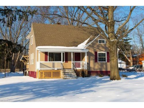 7526 Hickory, Cleveland OH  44146-6233 exterior