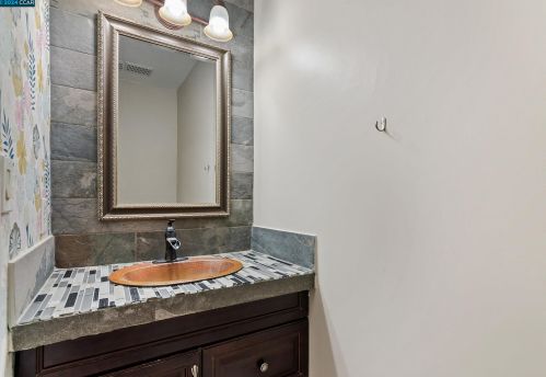 1512 Parkwood Pl, Concord CA  94521-2201 exterior