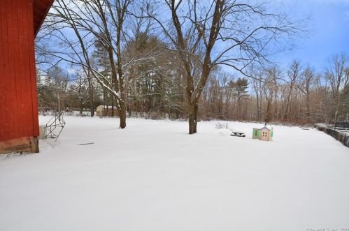 264 Elm St, Windsor Locks, CT 06096-2612