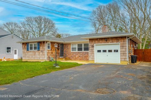 2122 Miller Rd, Point Pleasant Beach, NJ 08742-3748