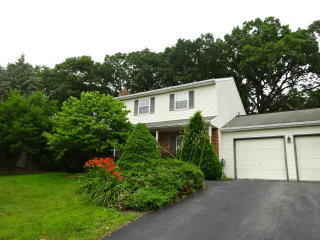 28 Brookfield Dr, Lebanon, PA 17046-1800