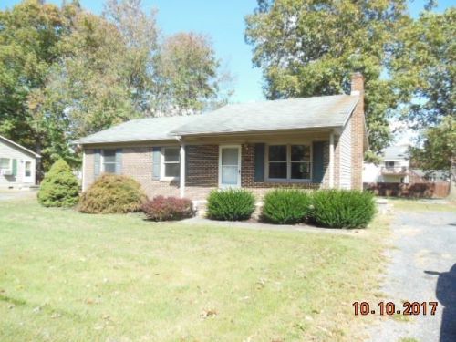 206 17th St, Grottoes, VA 24441-2215