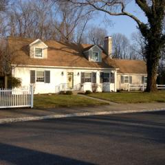 144 Oswald St, Pawtucket, RI 02861-2958