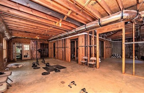 205 Fieldsborn Ct, Atlanta GA  30328-1039 exterior
