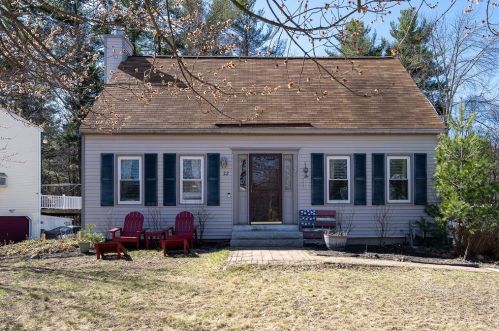 22 Brinton Dr, Nashua, NH 03064-1205