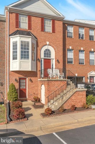 104 Dundee Pl, Fredericksburg, VA 22405-2085