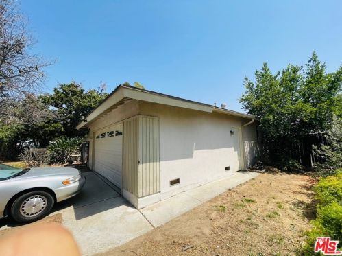 340 Maravilla Dr, Riverside, CA 92507-4048