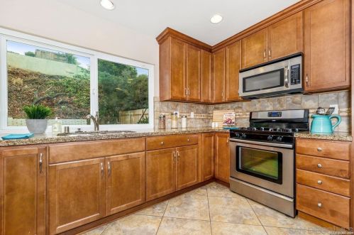 134 Beechtree Dr, Encinitas, CA 92024-4032