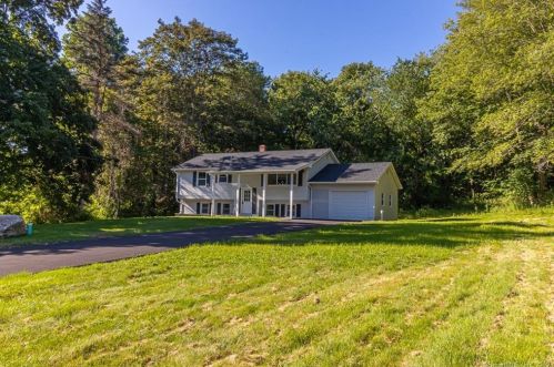554 Old Hartford Rd, Colchester CT  06415-2732 exterior