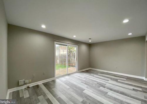 4645 Charlton Ct, Woodbridge VA  22193-3000 exterior