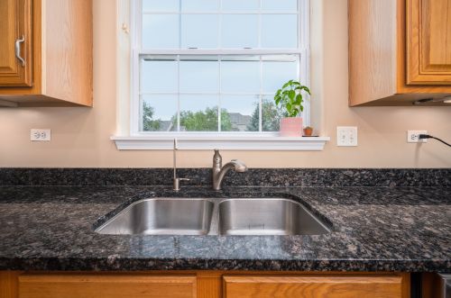 1826 Luther Lowell Ln, Sycamore IL  60178-8751 exterior