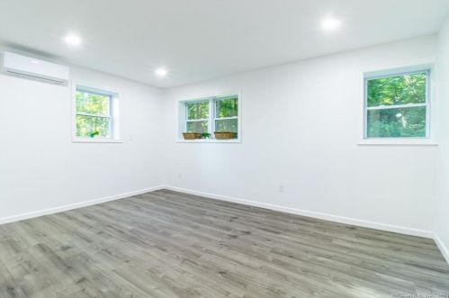 554 Old Hartford Rd, Colchester CT  06415-2732 exterior