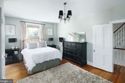 220 Washington Ave, Tavistock NJ 08033-3323 exterior