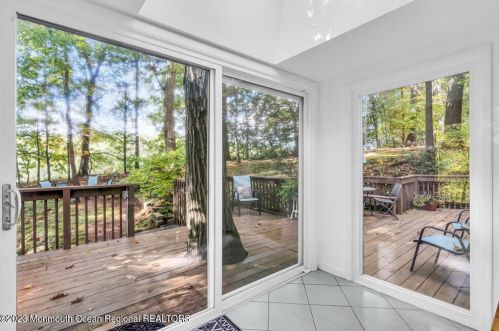 10 Lefferts Ct, Middletown NJ  07748-3031 exterior