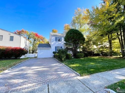 450 Oak Ave, River Edge, NJ 07661-1137