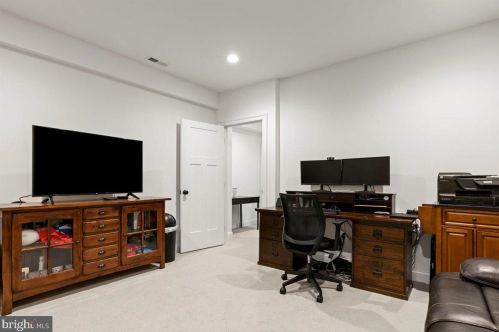 17 Redman Ave, Tavistock NJ  08033-2316 exterior