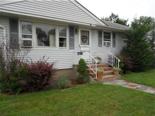 89 Maxwell Ave, Perth Amboy, NJ 08863-1952