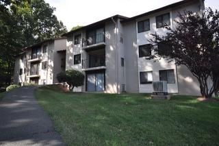 8 Spring Ct, Charlottesville, VA 22901-1338