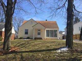 125 Alder Ave, Rockford, IL 61107-5001